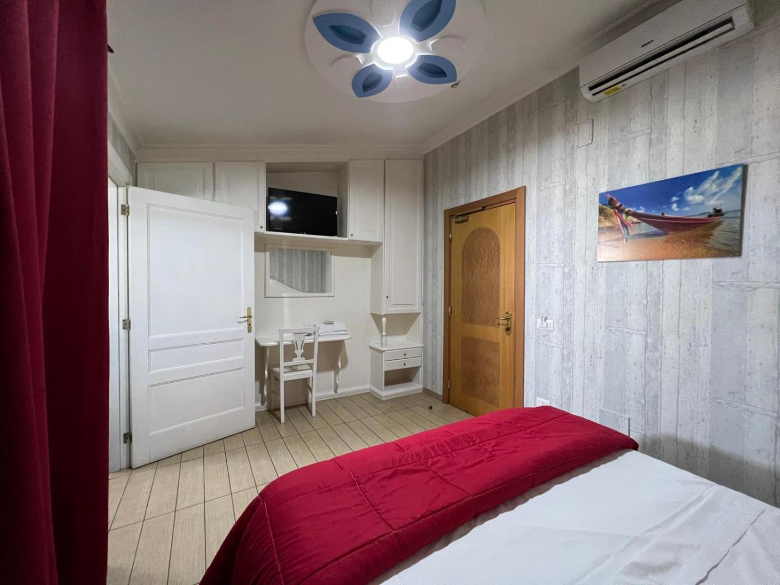 Hotel Tiffany Varcaturo Εξωτερικό φωτογραφία